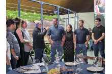 Luciano, Rogério Menezes e famílias no Elite Roda Branca & Menezes