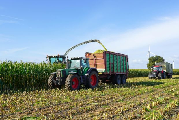Indústria de Máquinas Agrícolas do Brasil Registra Alta de 7,4% em Vendas