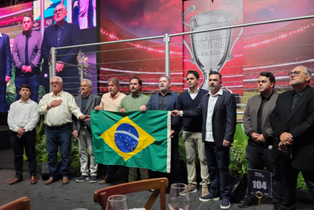 Arena do Nelore transforma estádio de futebol em palco de grandes negócios de genética e experiencia inédita no Nelore 