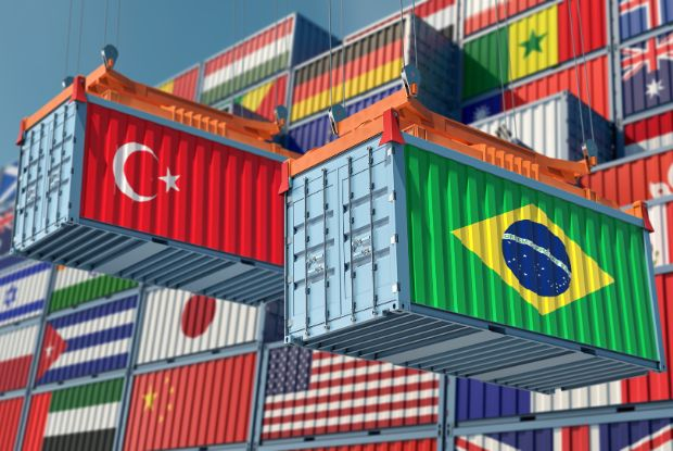 Brasil garante rota alternativa pela Turquia para exportações agropecuárias diante de restrições no Estreito de Ormuz